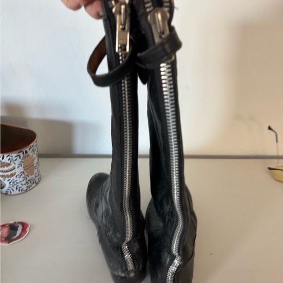 Black Leather Boots with back zipper - Picture 2 of 4